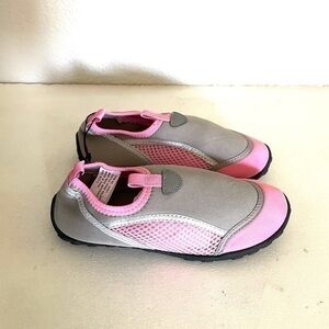 SUN & SKY pink & grey mesh water shoes size medium